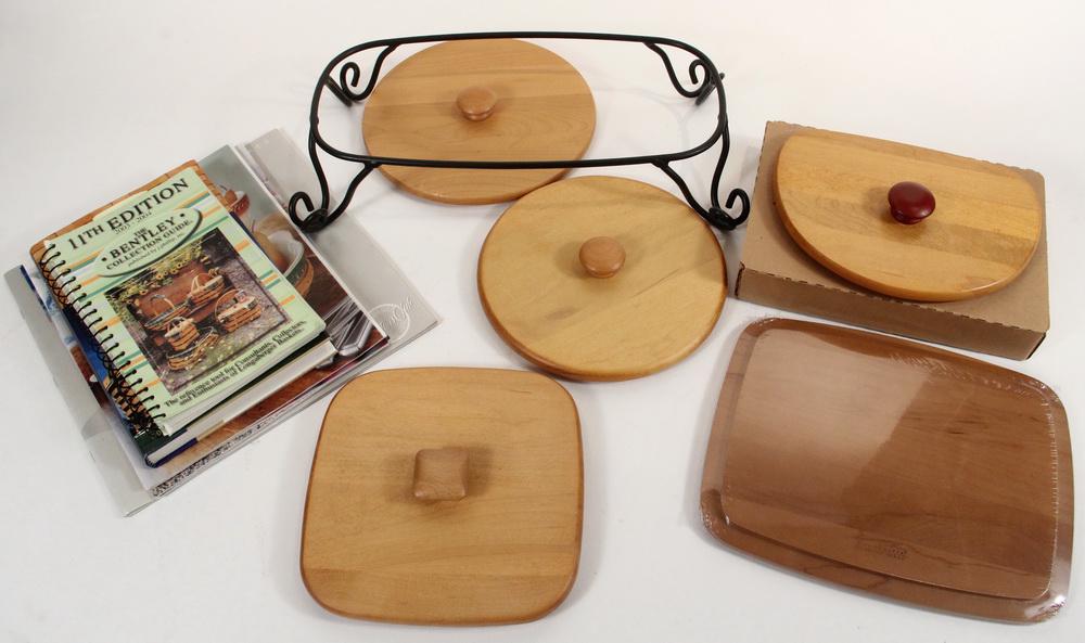 GROUP OF LONGABERGER BASKET ACCESSORIES (1 of 2)