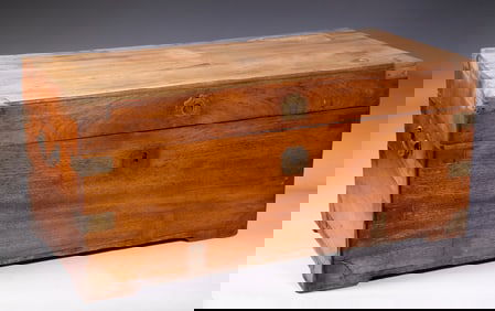 CHINESE EXPORT CAMPHOR WOOD TRUNK