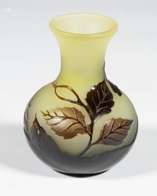 CAMEO GLASS PAPERWEIGHT VASE