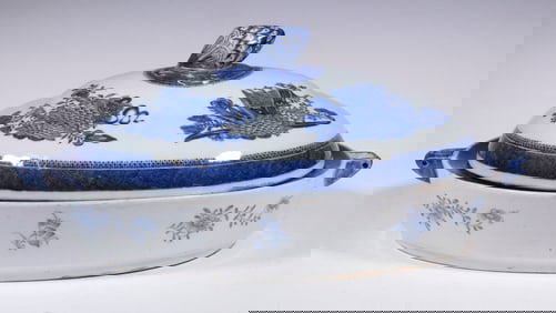 CHINESE EXPORT COVERED HOT WATER SERVING DISH