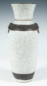 CHINESE CRAQUELURE PORCELAIN VASE
