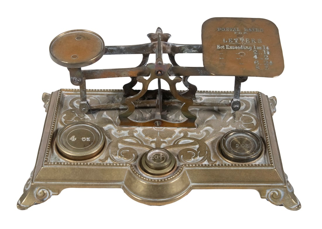 ENGLISH BRASS POSTAL SCALE WITH WEIGHTS (1 of 2)