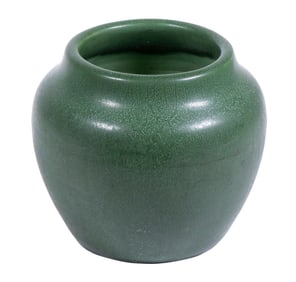 HAMPSHIRE POTTERY VASE