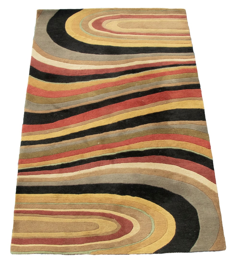 MODERN DESIGN RUG (5'x8') (1 of 2)