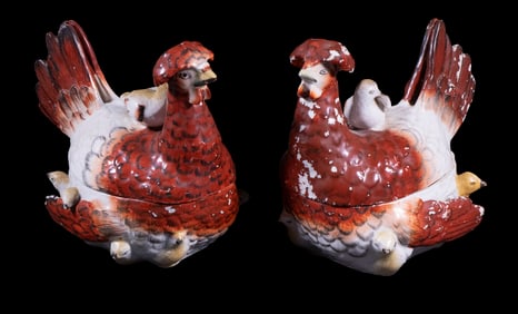PR STAFFORDSHIRE HEN ON NEST DISHES WITH CHICKS