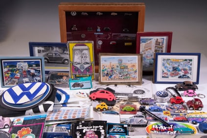 VW COLLECTIBLES: PINS, PATCHES, ETC