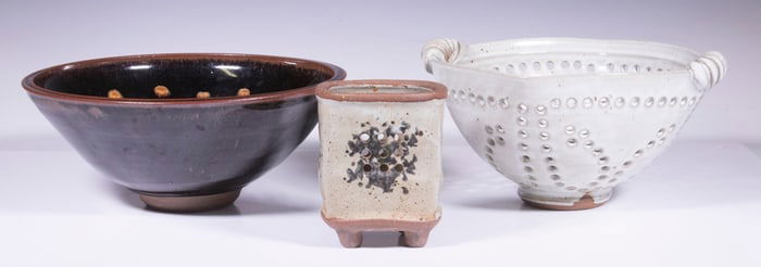 CONTEMPORARY ART POTTERY