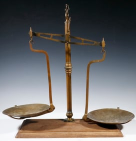 ENGLISH BRASS & WOOD BALANCE SCALE