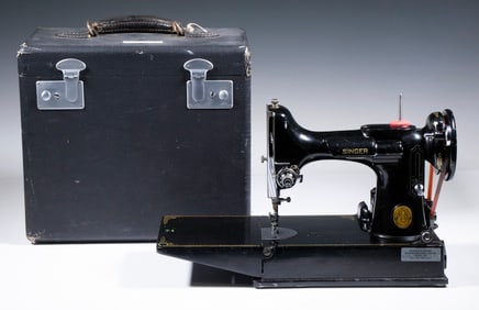 SINGER 221 3-120 FEATHERWEIGHT SEWING MACHINE