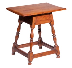 SMALL SPLAY LEG TAVERN TABLE