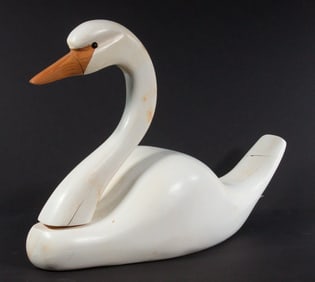 CARVED SWAN BY FRANCK BOISVERT, STANSTEAD DECOY COLLECTION