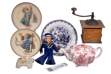 (8) ASSORTED COLLECTIBLES
