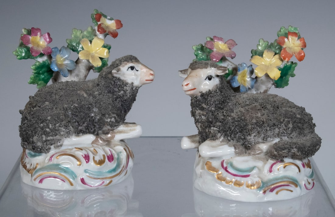 PR LAMB FIGURINES WITH GOLD ANCHOR MARK (1 of 3)