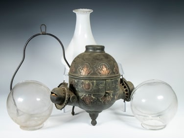 ANGLE LAMP CO. HANGING KEROSENE LAMP