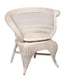 WHITE PAINTED BAR HARBOR STYLE PHOTOGRAPHER'S CORNER CHAIR, CIRCA 1900