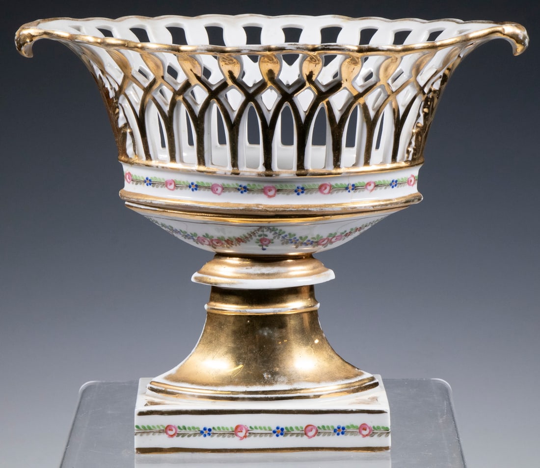 OLD PARIS PORCELAIN RETICULATED BASKET (1 of 2)