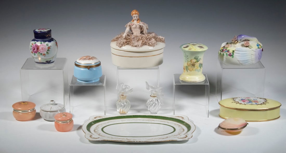 ASSORTED VANITY ITEMS (1 of 4)