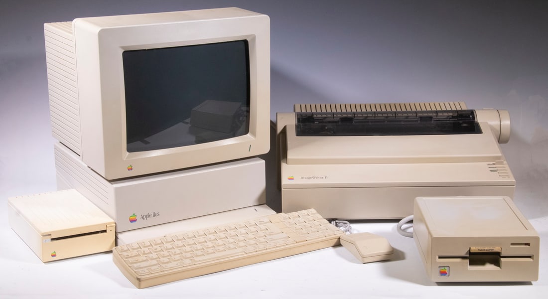 APPLE IIGS W/RGB MONITOR (1 of 5)