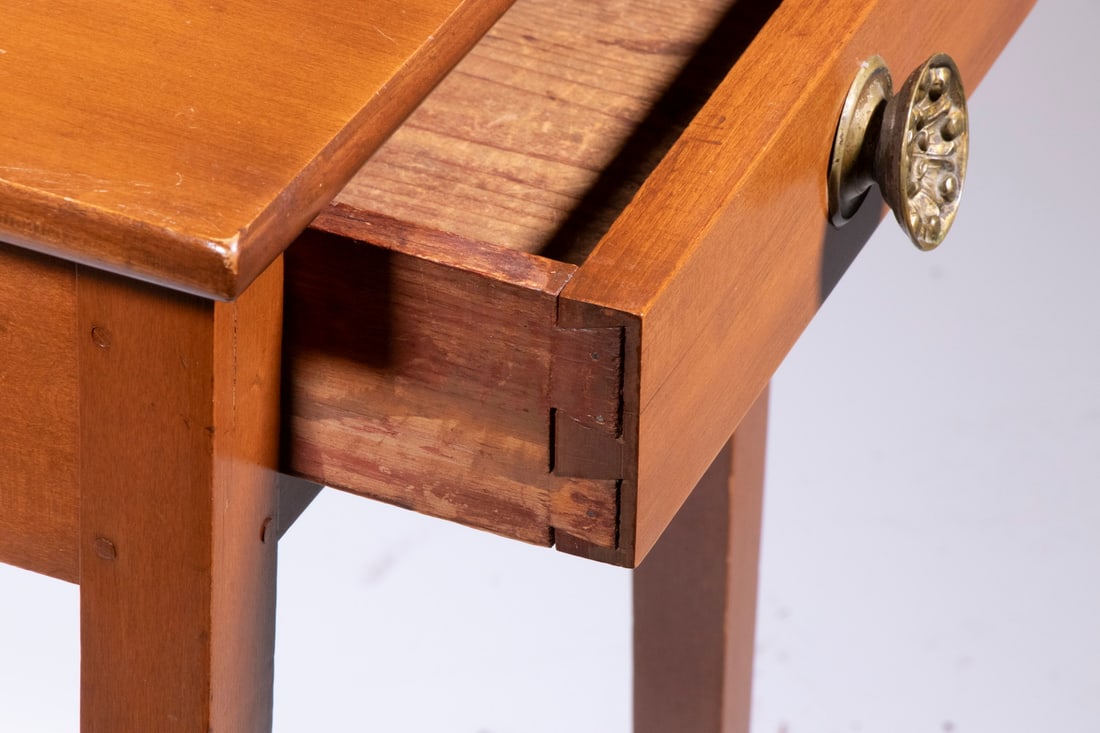 FEDERAL ONE-DRAWER STAND - 3