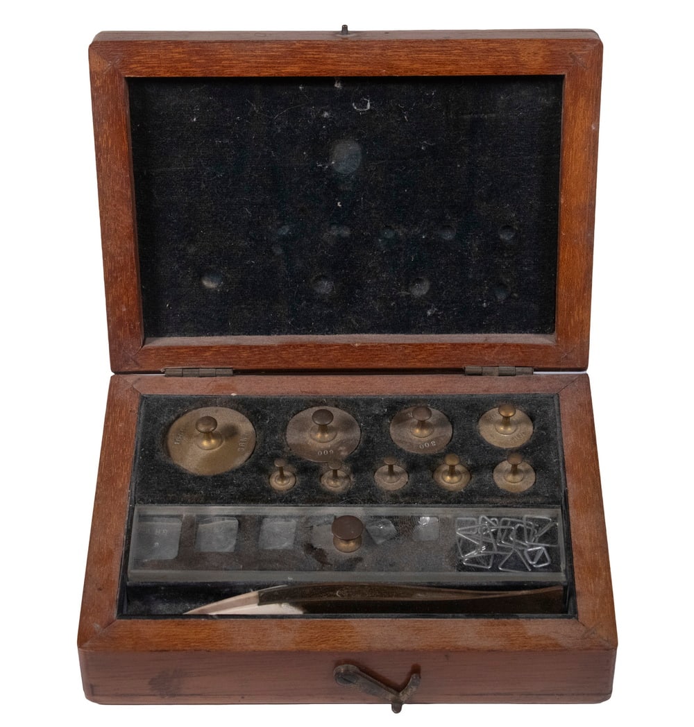 CASED SET OF F.E. BECKER & CO. SCIENTIFIC WEIGHTS (1 of 2)