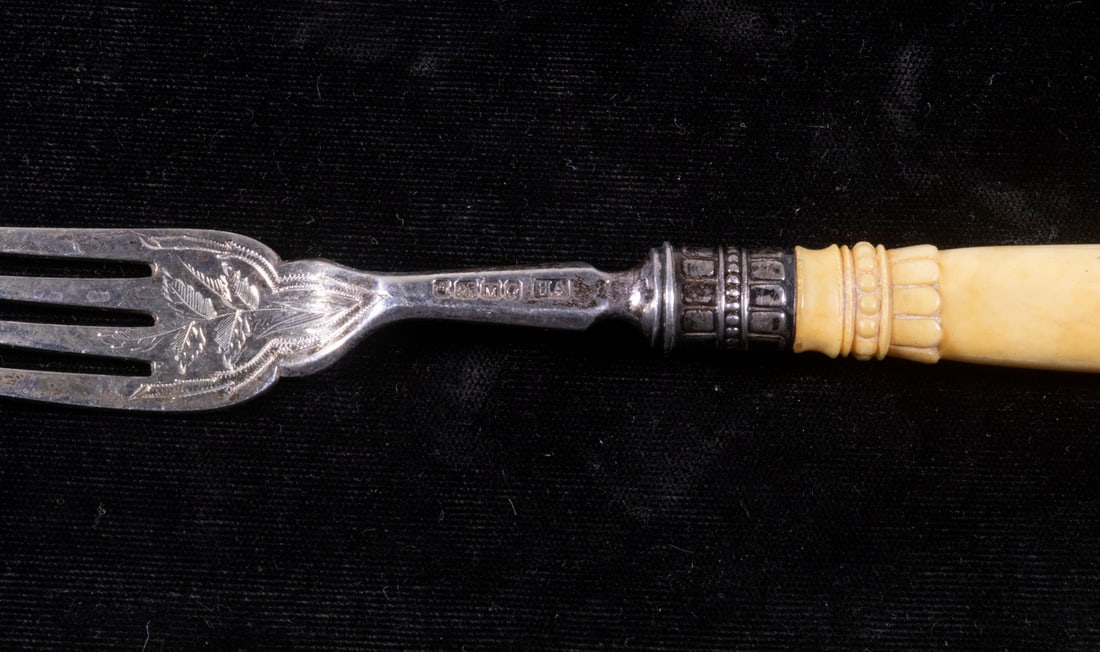 ASSORTED SILVER MOUNTED CUTLERY - 2