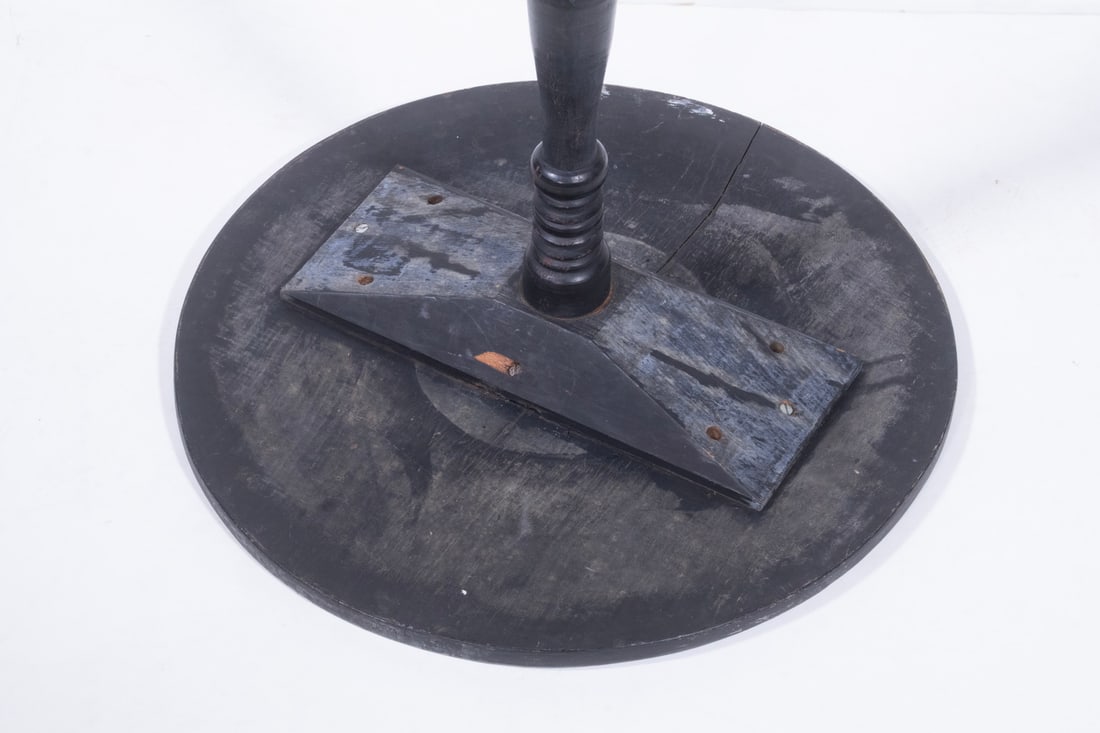 PAINTED QUEEN ANNE CANDLESTAND - 4