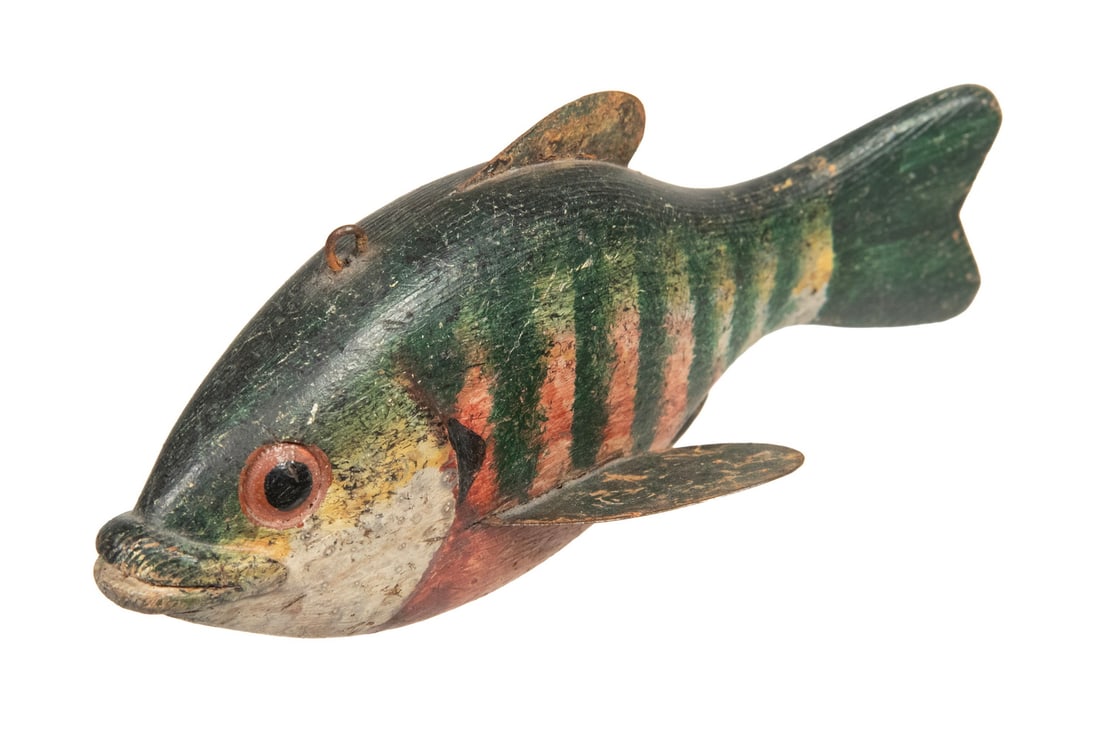 VINTAGE CARVED FISH DECOY (1 of 2)