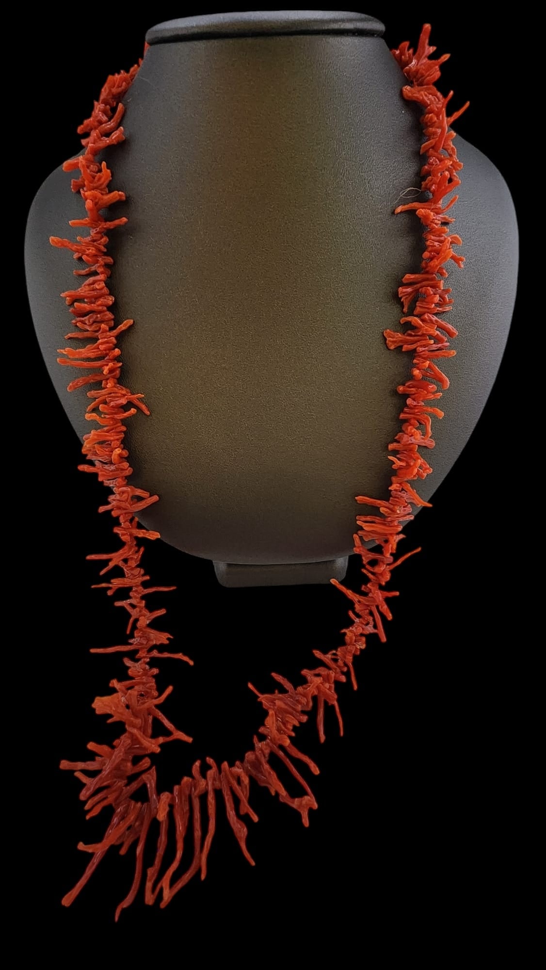 Stunning Natural Branch Coral Necklace: Beautiful condition, 26".