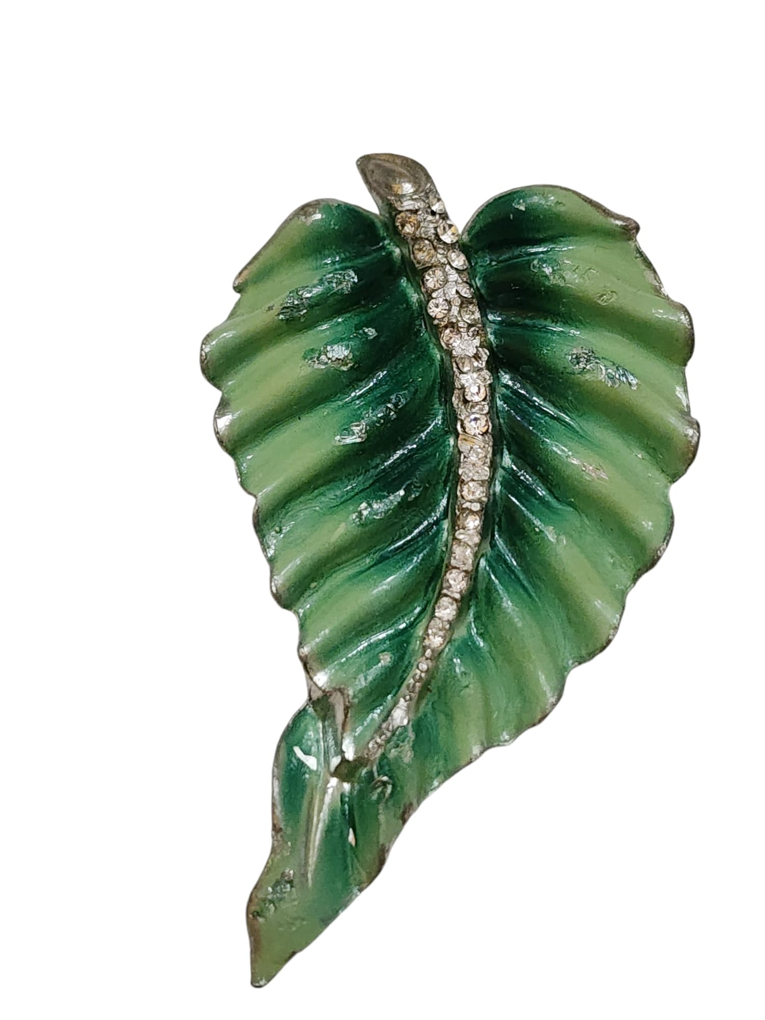 Signed Older Coro Pot Metal and Enamel Leaf Fur Clip With Some Condition Issues: Older one, pot metal, and enameling. Some enameling is a bit messed up, looks as if it might have been dropped. It'd heavy, 3.25", fur clip is not super tight. WE OFFER IN-HOUSE SHIPPING AS WELL AS LI