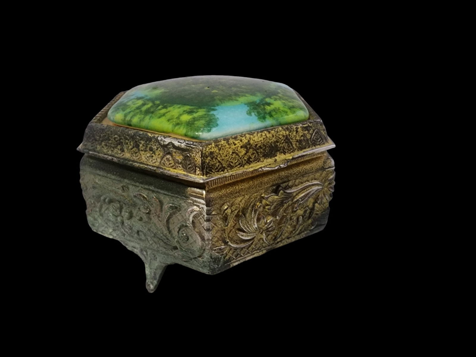 VINTAGE FOOTED MADE IN JAPAN SIGNED PORCELAIN SMALL TRINKET BOX (1 of 4)