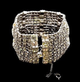 Clingy unsigned rippled rhinestone bracelet