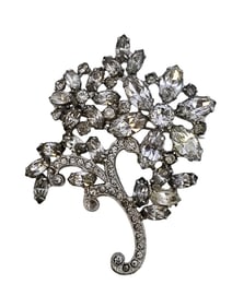 Vintage Beautiful Unsigned Rhinestone Flower Brooch