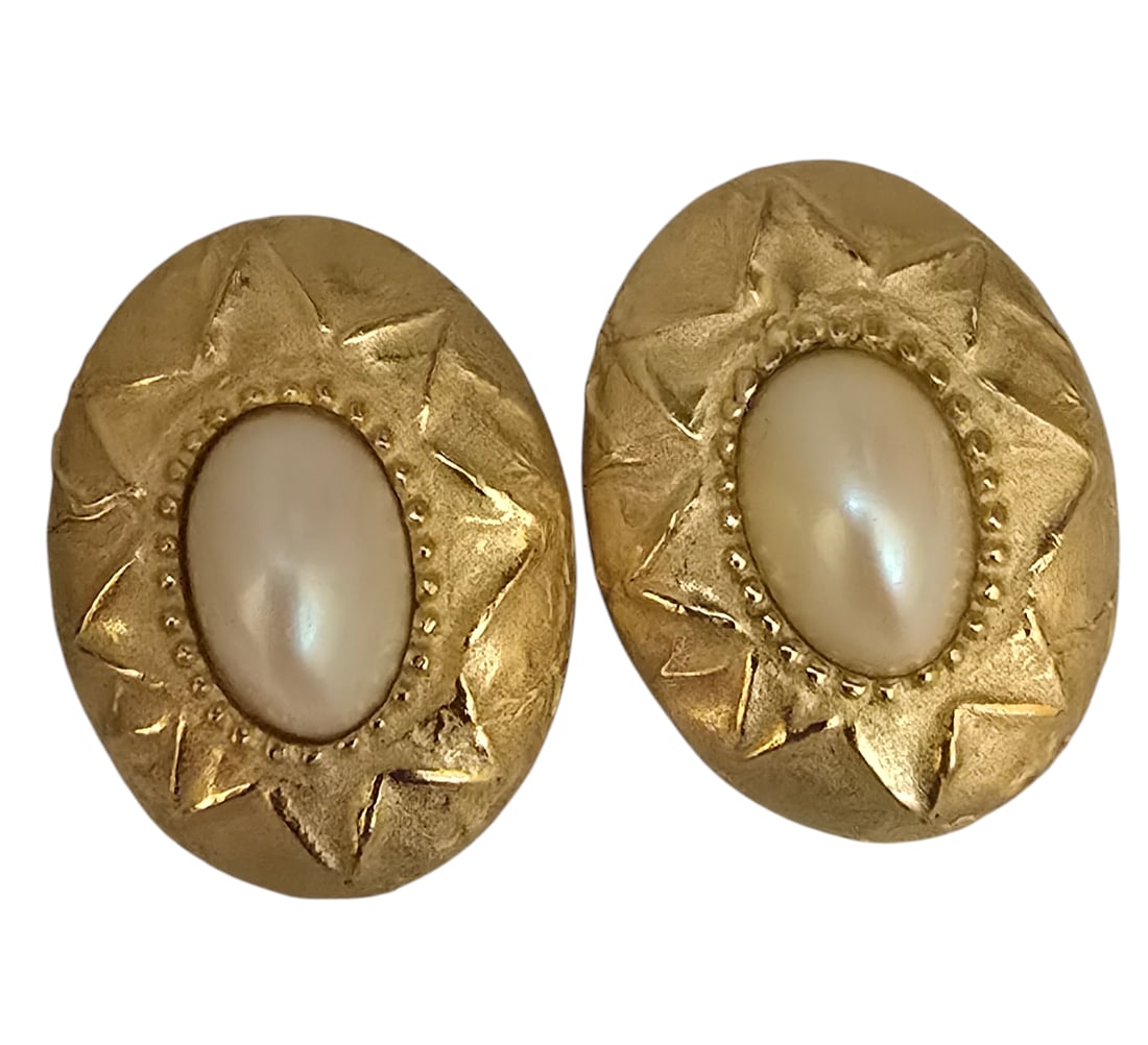 VINTAGE GIVENCHY PIERCED EARRINGS (1 of 4)