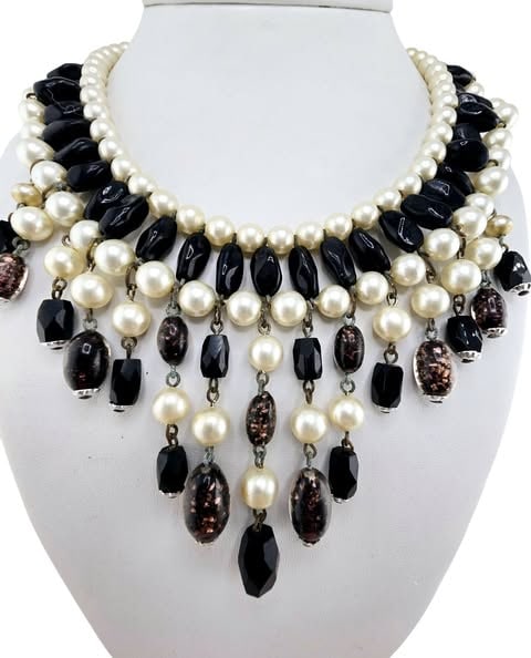 GLASS AND FAUX PEARL BIB NECKLACE WITH SOME DANGLING MURANO BEADS (1 of 7)