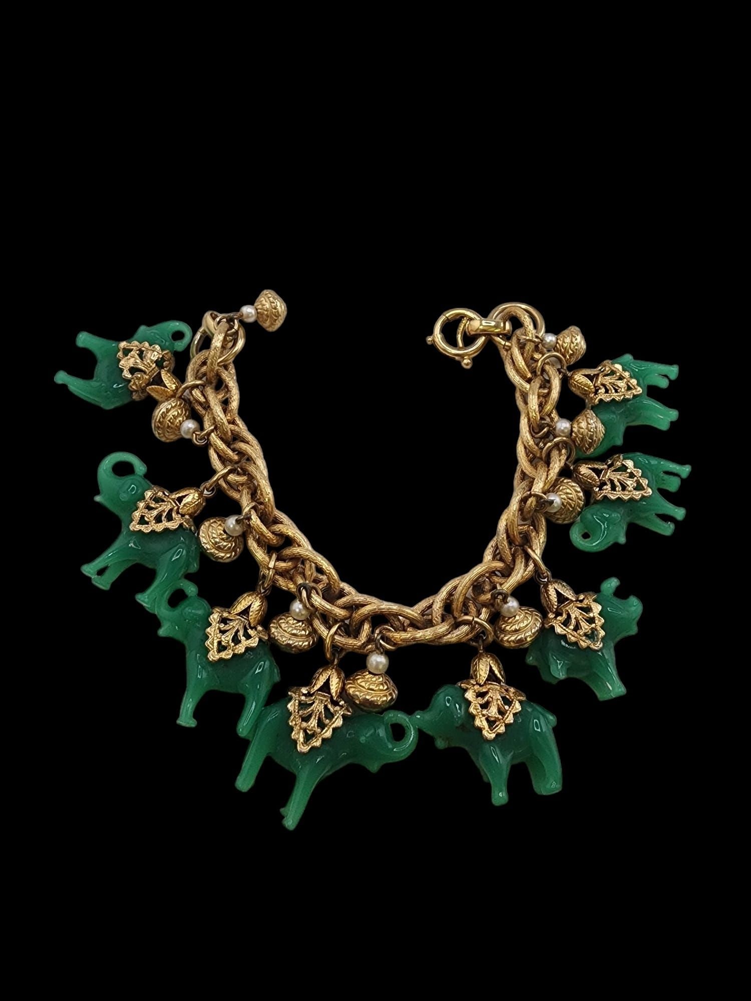 VINTAGE SIGNED NAPIER MULTI GLASS ELEPHANT CHARM BRACELET (1 of 8)