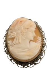 ANTIQUE BEAUTIFULLY CARVED CAMEO BROOCH PENDANT