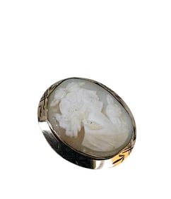 ANTIQUE GOLD FILLED SHELL CAMEO IN FANCY SETTING BROOCH