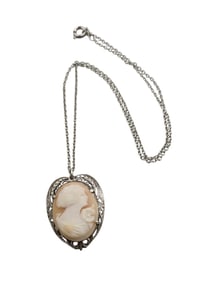 ANTIQUE STERLING HEART SHAPED CAMEO NECKLACE