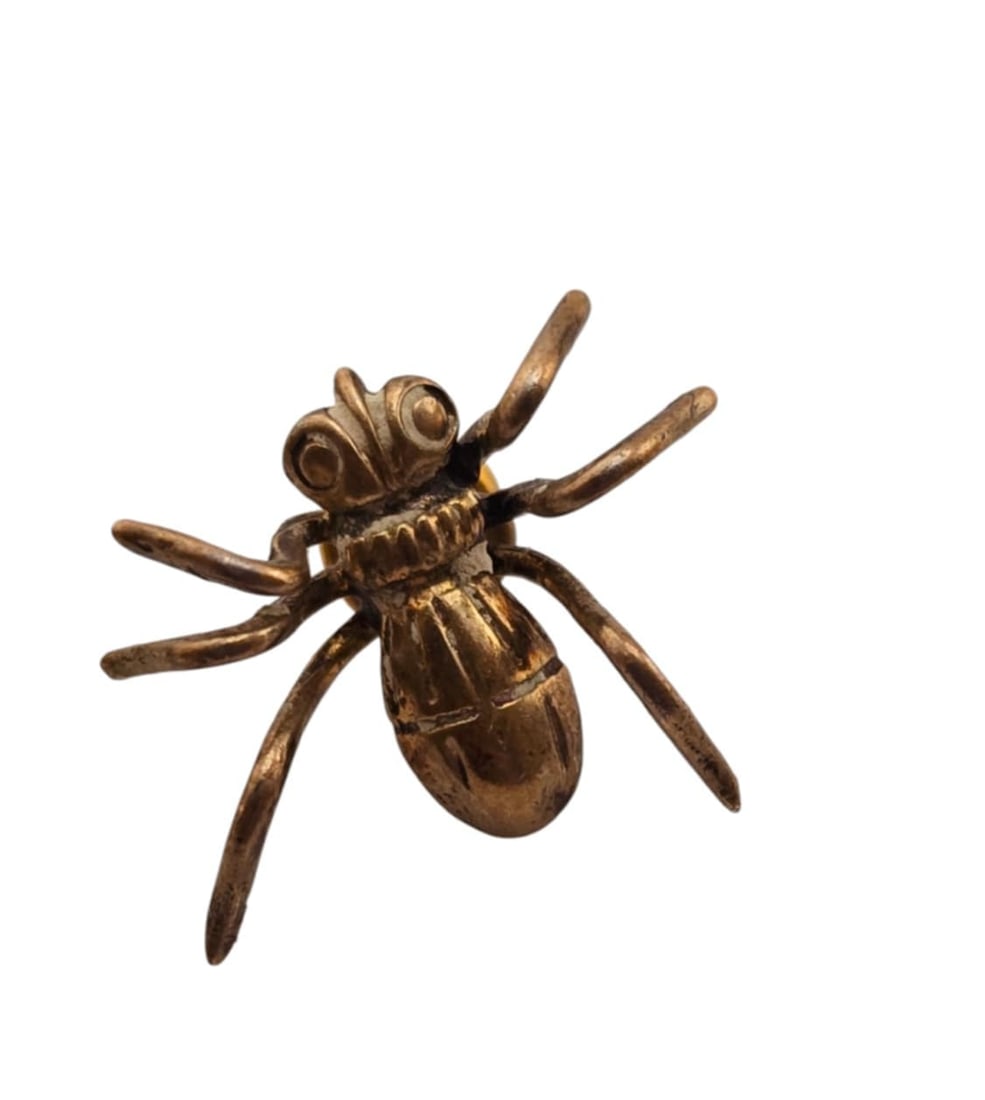 ANTIQUE 925 WITH GOLD VERMEIL SPIDER HAIR SCREW: ANTIQUE 925 WITH GOLD VERMEIL SPIDER HAIR SCREW, .50". IN VERY GOOD CONDITION, MARKED. WE OFFER IN-HOUSE SHIPPING AS WELL AS LIVE SHIPPING AND LOCAL PICK UP! Please note: In-house shipping is not quot