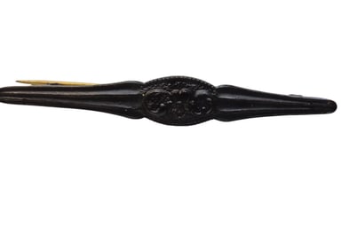ANTIQUE BLACK DETAILED METAL BAR BROOCH