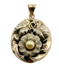 VINTAGE 800 SILVER WITH GOLD WASH FLOWER LOCKET