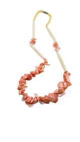 VINTAGE SHELL NECKLACE