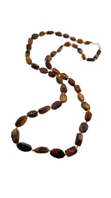 VINTAGE AMBER OR RESIN KNOTTED NECKLACE