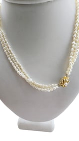 VINTAGE 3 STRAND DAINTY RICE PEARL NECKLACE WITH DAINTY CLASP