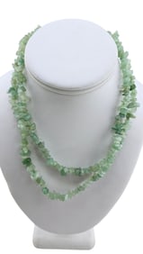 VINTAGE SEMI PRECIOUS/JADEITE? CHIP LOOP OVER NECKLACE