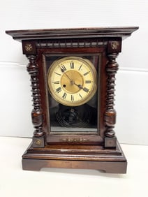 Vintage walnut wood wooden mantle clock