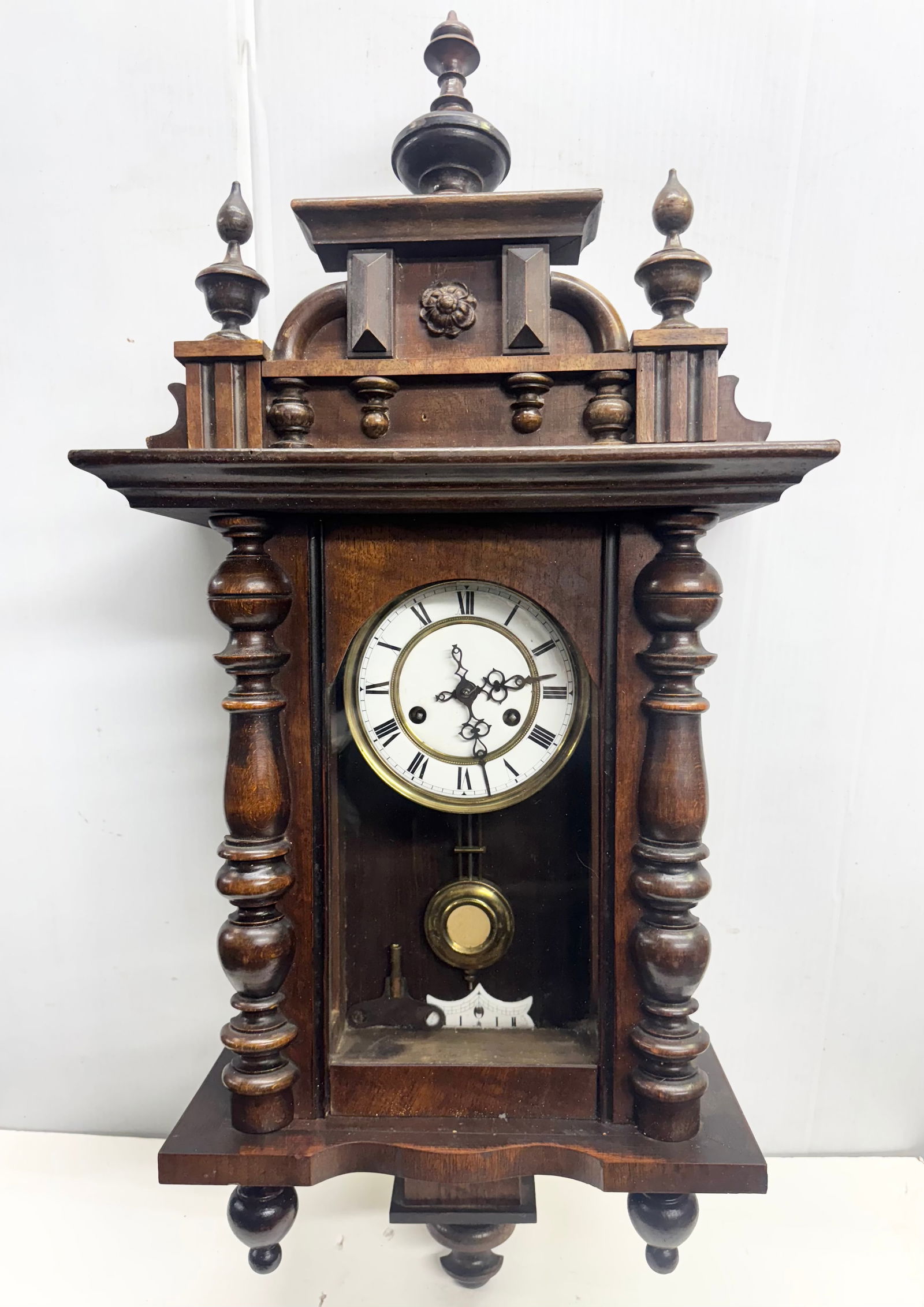 Antique Waterbury Ornate Oak Clock Company Waterbury Conn. USA Gingerbread Clock Case (1 of 11)
