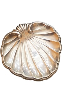 VINTAGE HALLMARKED STERLING #150 SHELL DISH