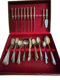 VINTAGE HEIRLOOM STERLING SILVERWARE SERVICE SET