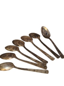 VINTAGE SET OF 7 WM ROGERS WORLDS FAIR TEASPOONS